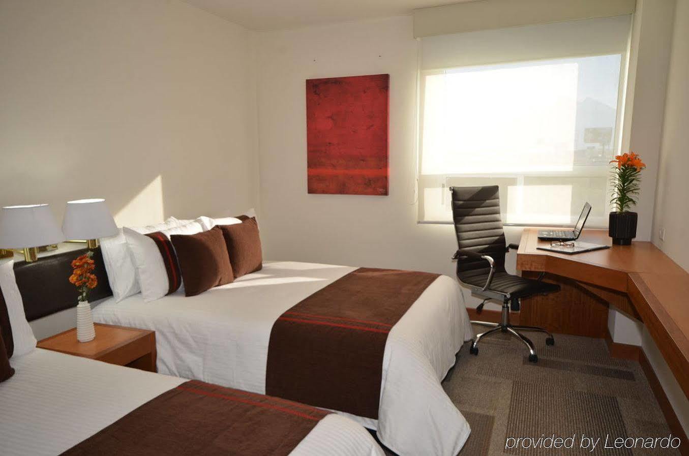 Mision Express Queretaro Hotel Exterior photo