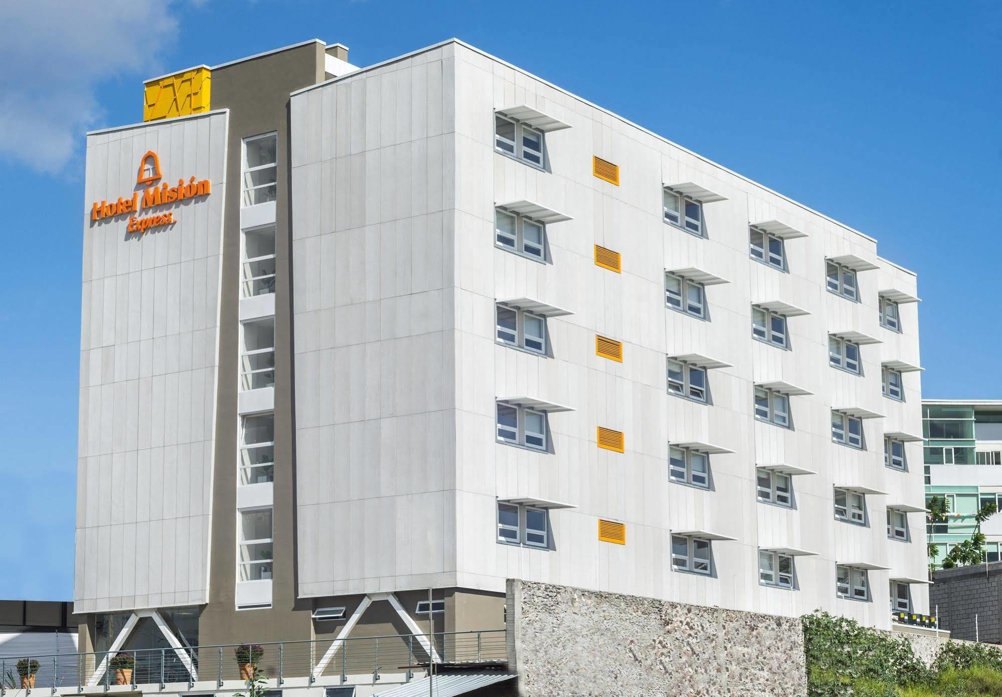 Mision Express Queretaro Hotel Exterior photo